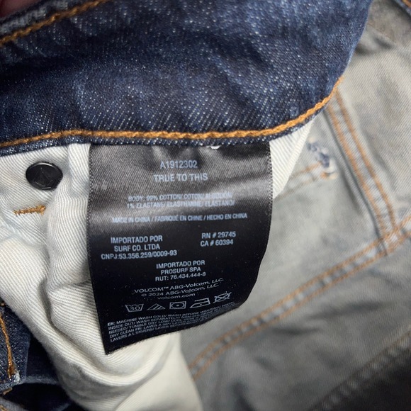 Volcom Vorta Straight Leg Jeans Mens 31 Denim Cotton Stretch Slim Fit Dark Wash - Picture 6 of 10